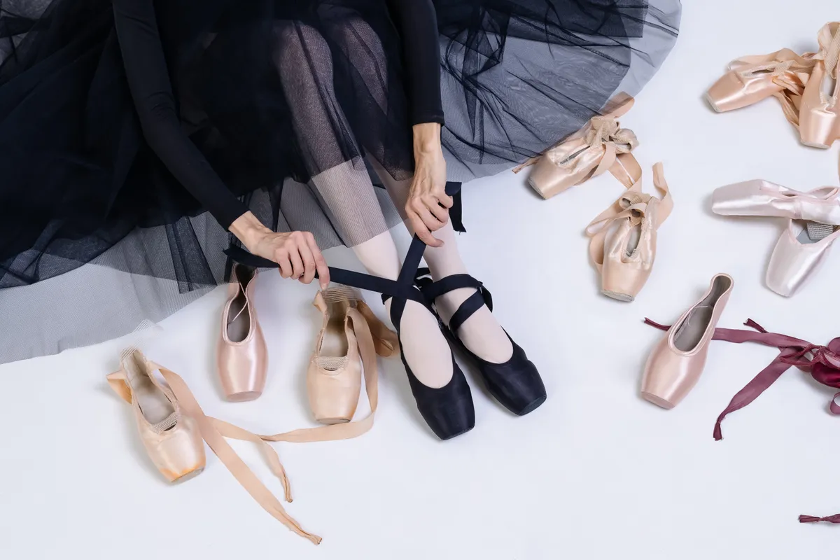 Jakie są różnice między butami do różnych stylów tanecznych - kompletny przewodnik
